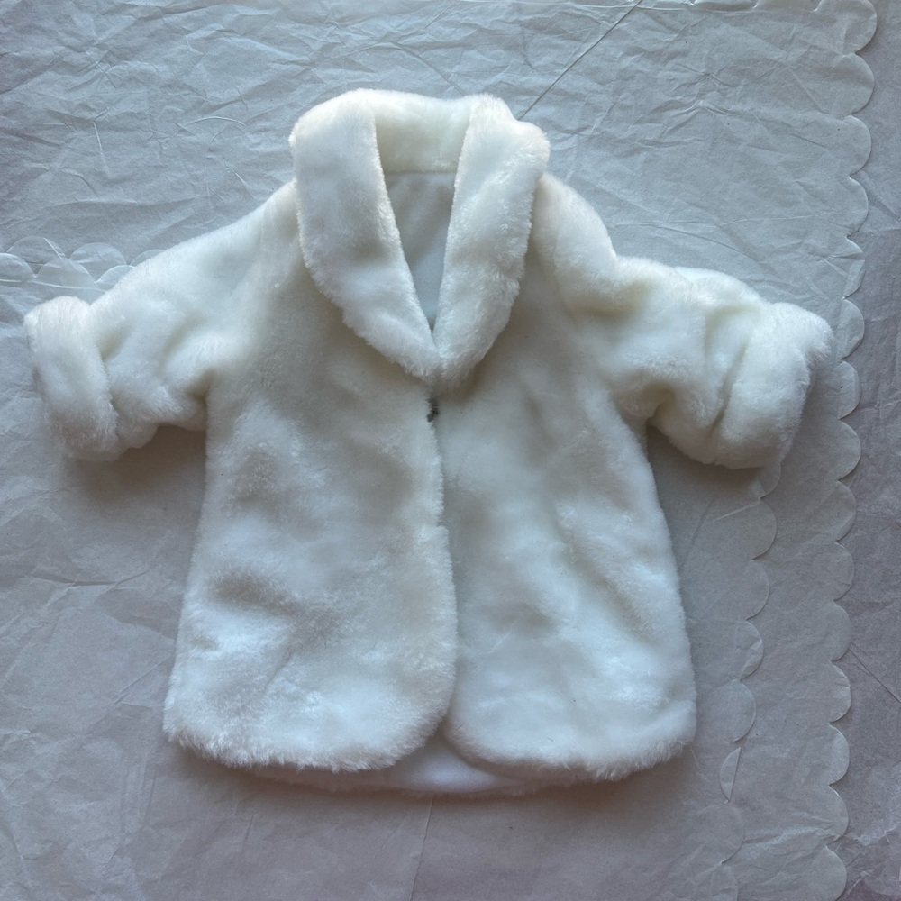 VTG EUC White Faux Fur Coat for 18” dolls American Girl Snow Queen Costume Elsa
